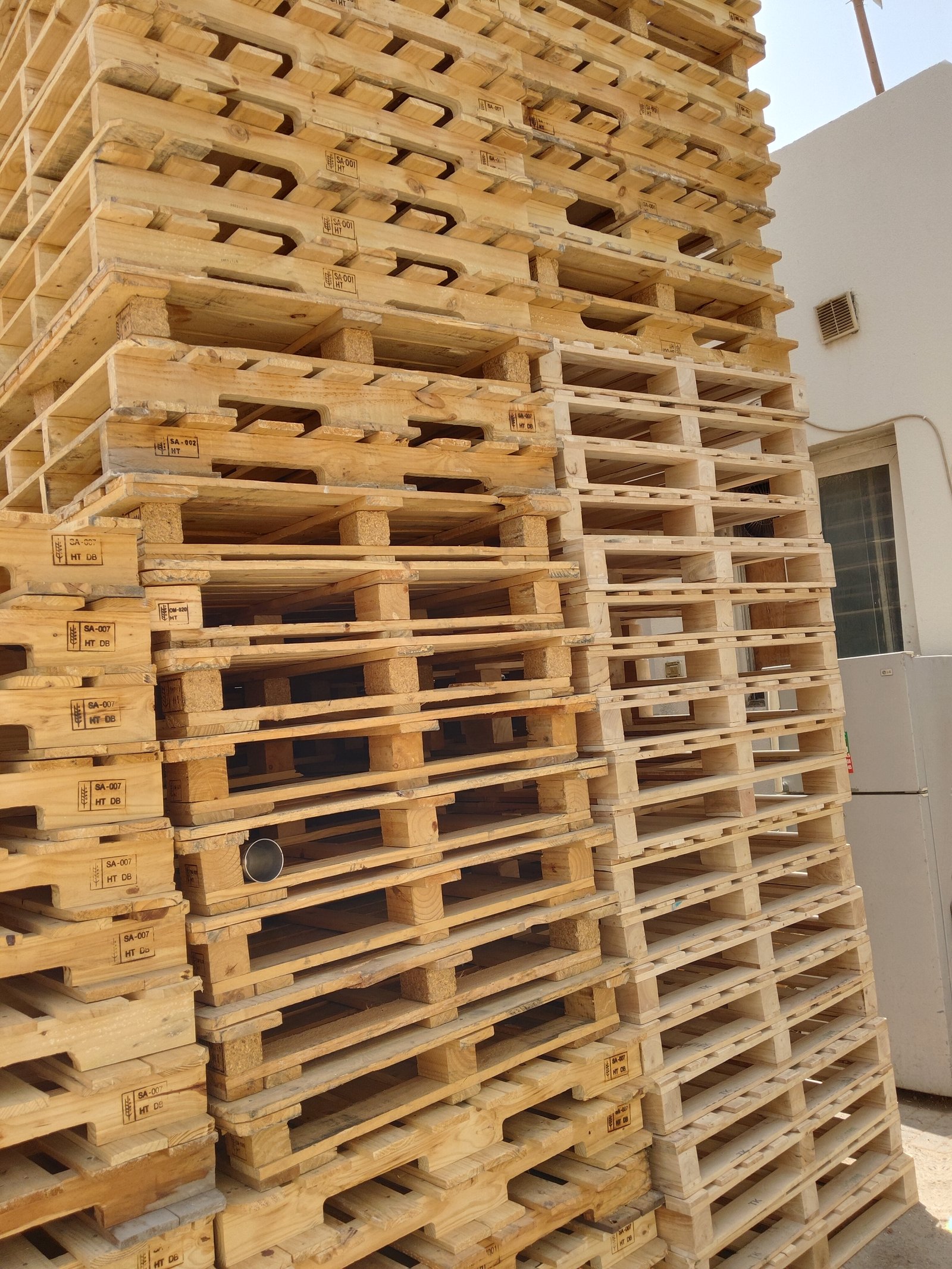 114x114 Wooden Pallet